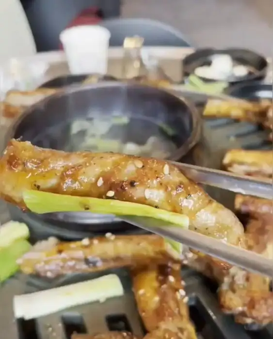 집게로 집은 옛날 도시락