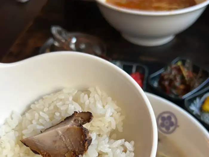 키쿄우 라멘, 밥 위에 차슈 샷