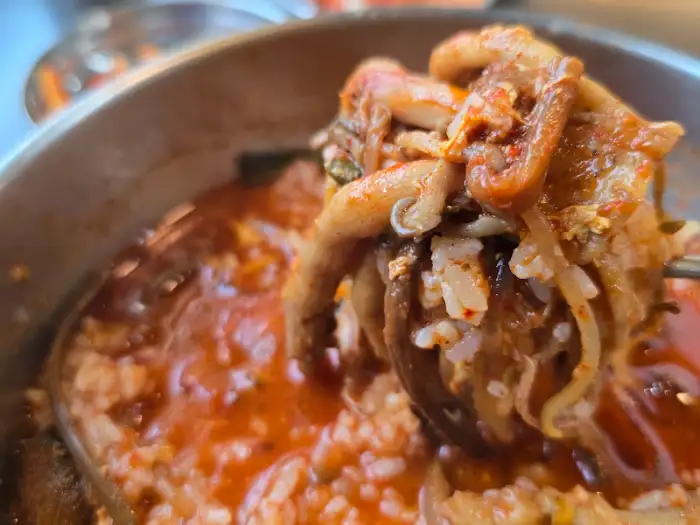 풍전식당 육개장 건더기 상세 모습