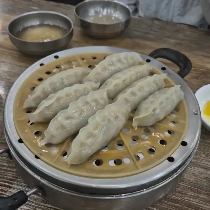 삼산밀면전문점의 찐만두 클로즈업