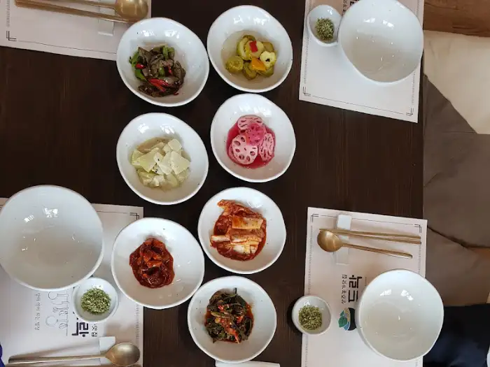 두락 식당 내부