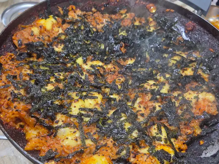 김가루와 치즈가 올라간 볶음밥