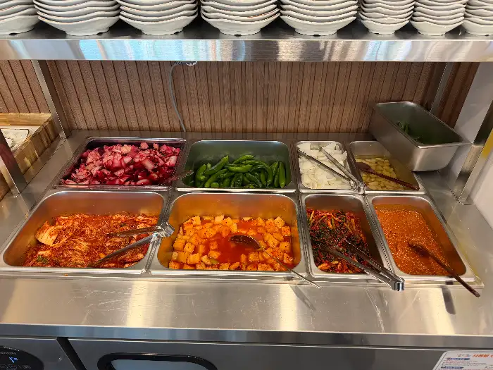 정갈하게 차려진 밑반찬