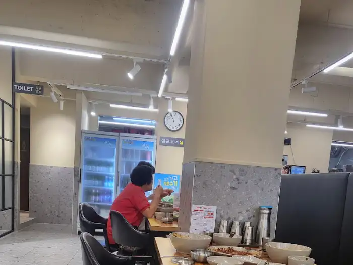 만복이쭈꾸미 낙지볶음 성주점의 실내 모습