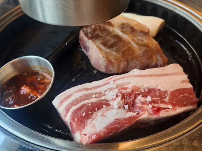 금돈가 흑돼지 삼겹살과 목살 구이