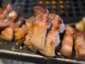 제줏간 인천계산점의 노릇하게 구워진 삼겹살