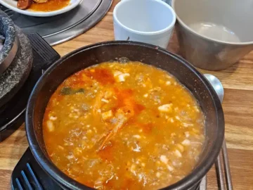 장가네 일품순두부의 뜨끈한 순두부찌개 클로즈업