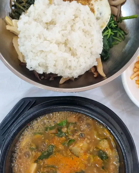 정든식당 산채비빔밥과 된장찌개