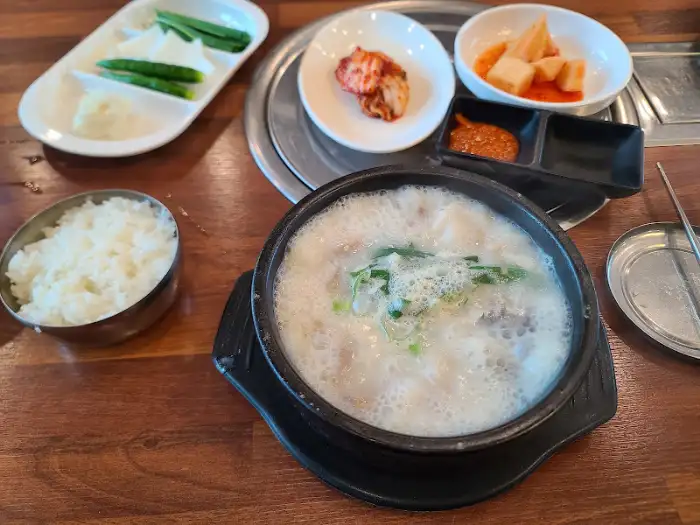 진천 고가네용순대, 뚝배기 가득 담긴 순대국밥 클로즈업