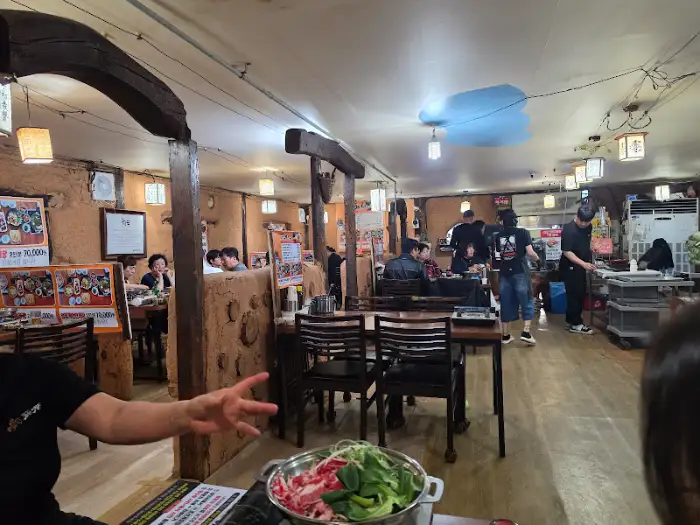 청주 조선게장집 내부 전경, 편안하고 정겨운 분위기