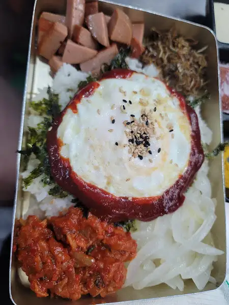 푸짐한 한 그릇의 도시락
