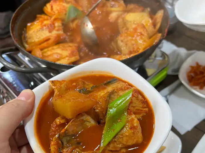 개인 접시에 덜어낸 갈치조림