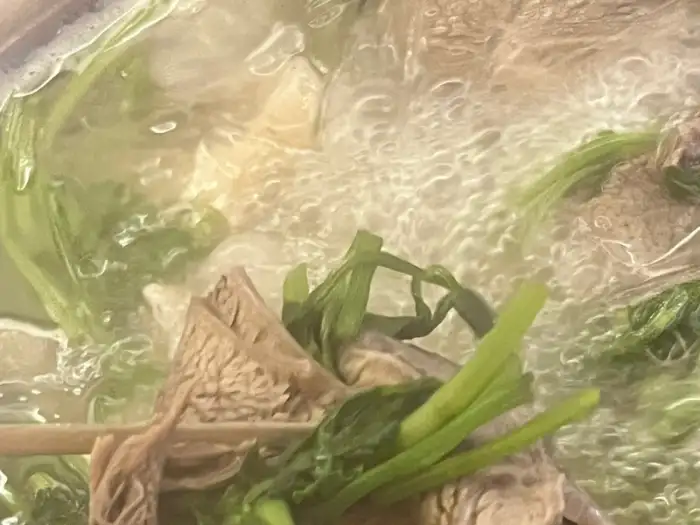 끓고 있는 모둠수육전골