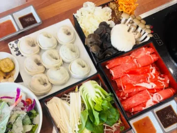 국보만두 고잔점의 푸짐한 만두전골 한상차림
