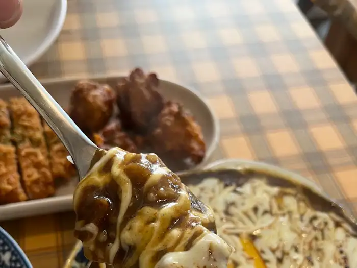 잘 차려진 삼촌식당 카레와 토핑 메뉴