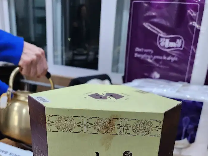 산마루식당의 정갈하게 포장된 메뉴 박스