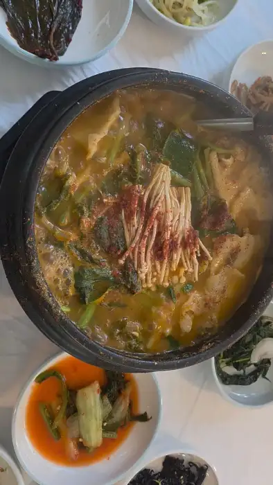 쉴만한식당의 푸짐한 참게매운탕