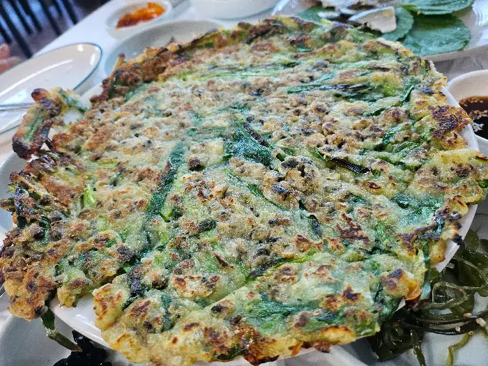 쉴만한식당에서 즐기는 푸짐한 파전