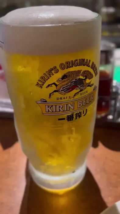 시원하게 거품이 가득한 맥주 한 잔