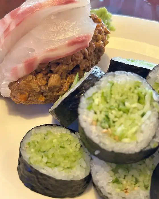 신선한 사시미와 롤이 함께 나오는 쇼텐 영통점 모리아와세