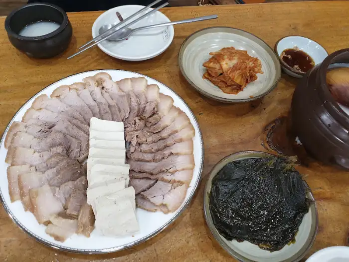 시루와콩 수육과 두부