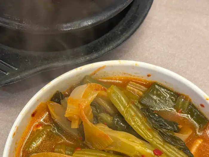 얼큰하고 깊은 맛의 갓돈짜글이