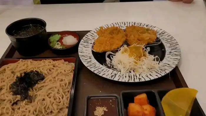 나베야돈까스 부산본점의 두툼한 돈까스