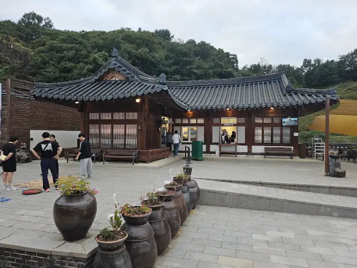 연천 세라비 한옥카페의 아름다운 한옥 외관 모습